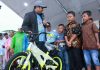 Peduli Korban Banjir, Tiga Siswa di Tangerang Dihadiahi Sepeda