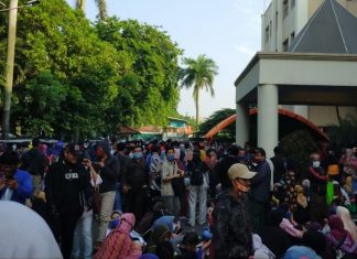 WH Sesalkan Kerumunan saat Pendataan Program Bantuan UMKM di Tangerang