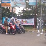 Manusia Perak Kian Marak di Kota Tangerang
