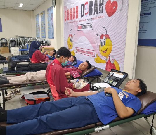 Donor darah Indomaret Cabang Tangerang 1 bekerja sama dnegan PMI Kabupaten Tangerang, Rabu (13/05), di kantor Indomaret Cabang Tangerang 1.